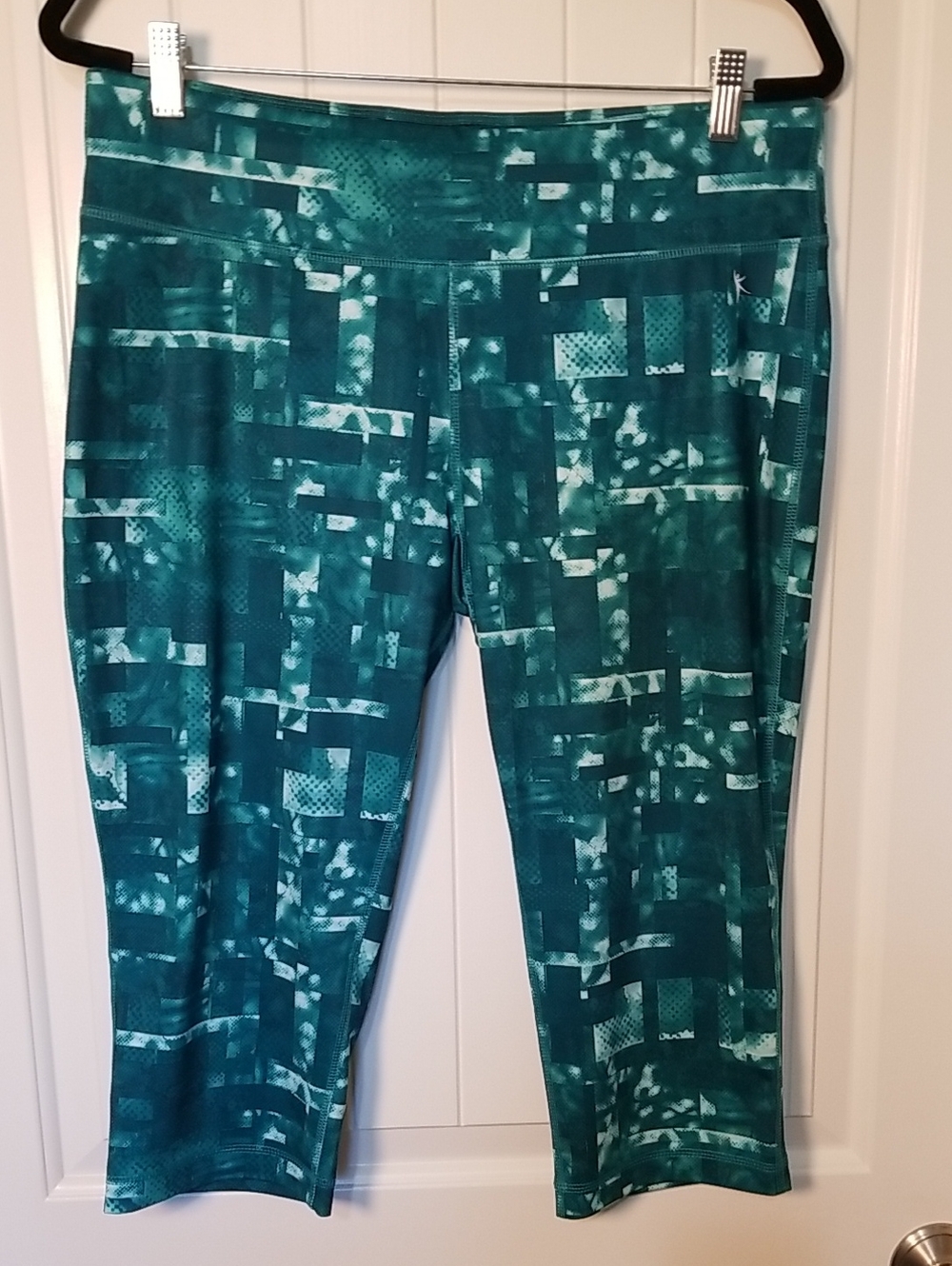Danskin Teal Green Athletic Capri Leggings W/Pocket Large Excellent condition